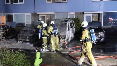 Verwoeste auto's door brand