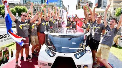 Solar Team Eindhoven wint goud met gezinsauto’s op zonne-energie