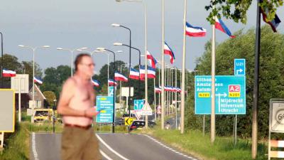 Boeren 'versieren' drukste provinciale weg N201 van Nederland uit protest