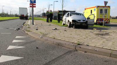 Gewonde na aanrijding auto met vrachtwagen