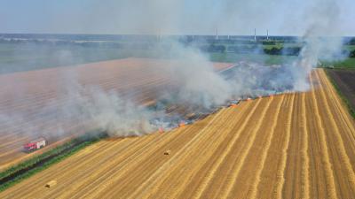 Akker vat vlam in Emmer-Compascuum