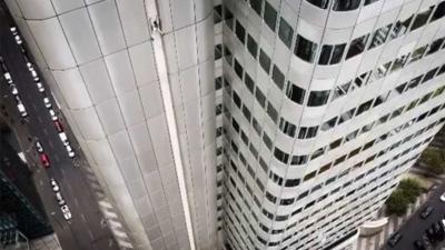 alain-robert-klimmen-gebouw-frankfurt