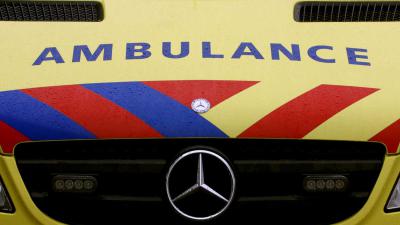 Verwarde man bedreigt ambulancepersoneel met mes