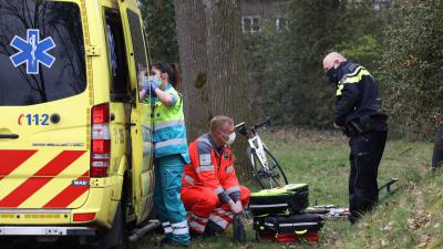 ambulance-wielrenner-gewond