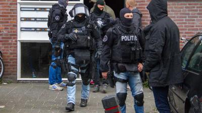 Arrestatieteam doet inval in Vlaardingse woning