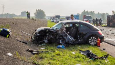 Foto van auto ongeval N59 | Flashphoto | www.flashphoto.nl