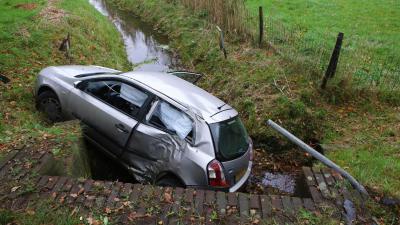 Bestuurder verlaat plaats ongeval in Gemonde