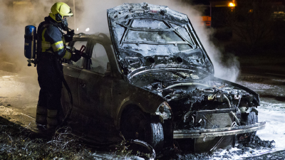Auto door brand verwoest