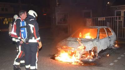 Auto in vlammen op in Hoogeveen