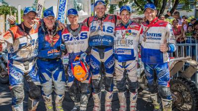 BAS Dakar met z’n zessen over de finish