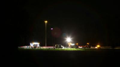 Snelweg A58 bij Oirschot korte tijd dicht door brandende bestelbus 