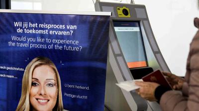 Test op Schiphol met ‘biometrisch boarden’
