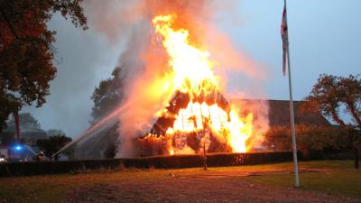 Woonboederij in vlammen op in Zweeloo