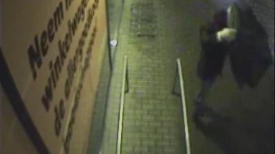 Politie geeft beeld vrij bommenlegger jumbo in Groningen