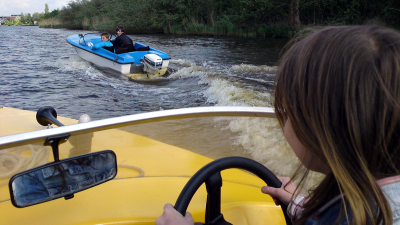 Amsterdam verbiedt vervuilde tweetakt motoren voor plezierboten