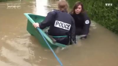 Stuntelende Franse politieagenten een heus kijkcijferkanon