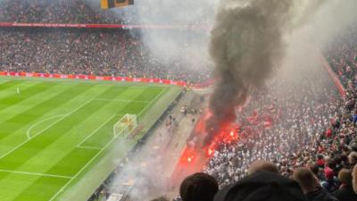Brand tijdens klassieker Ajax-Feyenoord in Johan Cruijff Arena