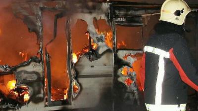 Honderden caravans in rook op in Rijsenhout