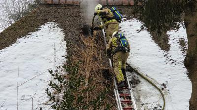 brandweer-rieten-dak