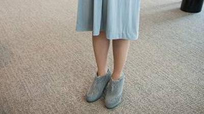 Minister Jet Bussemaker ten tonele met hightech-outfit