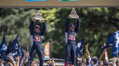 Peugeot wint Le Dakar 2016