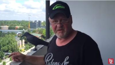 Duitser aangeklaagd omdat hij vanop balkon terrorist uitschold