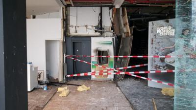 Harde knal, gigantische explosie en veel schade bij plofkraak World Fashion Centre