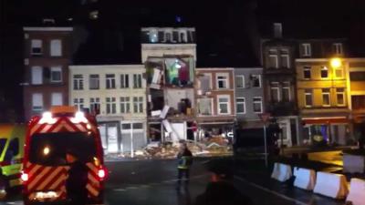 Gevel bij drie etages van pand in Verviers weggeslagen na explosie