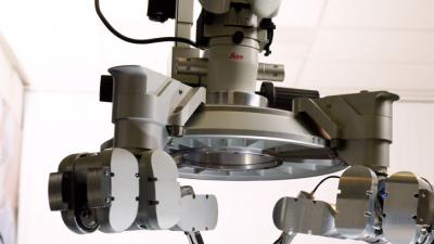 ‘s Werelds eerste super-microchirurgie-operatie met ‘robothanden’ in het Maastricht UMC+