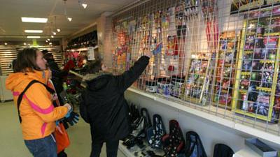 Foto van verkoop vuurwerk in winkel | Archief EHF