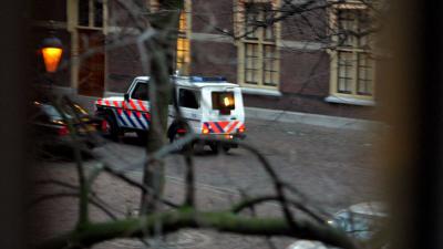 gepantserde-auto-binnenhof