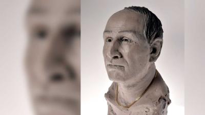 Politie vraagt hulp bij identificatie in Waal gevonden onbekende dode man