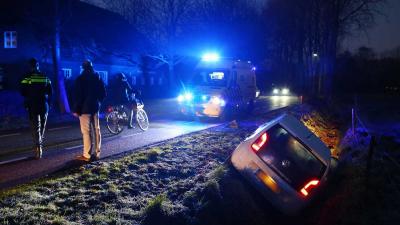 Auto raakt van de weg en belandt in sloot in Sint-Oedenrode