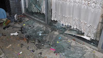 Politie vraagt om tips over naar kinderen en baby gegooide handgranaat