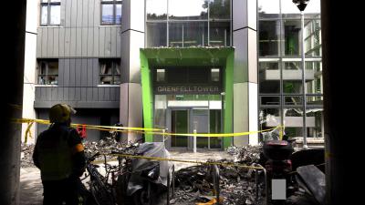 Honderden Londenaren moeten hun flats uit vanwege brandgevaar