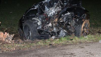 Twee doden (20 en 25 jaar) bij auto-ongeluk Hooghalen 