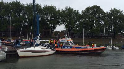 KNRM brengt 100.000ste geredde veilig aan wal