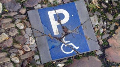 invalide-parkeerplaats-tegel