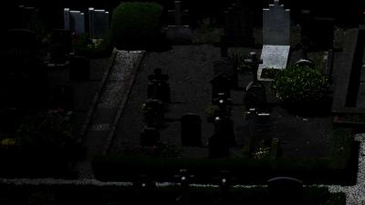 Man die urnen begraafplaats Oldenzaal vernielde vannacht op heterdaad gepakt