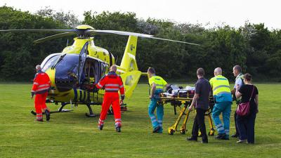 Kind met traumahelikopter naar ziekenhuis na val uit klimrek in Best