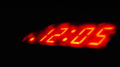 Meeste digitale klokken lopen achter