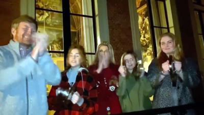 Koninkspaar en prinsessen in guarentane