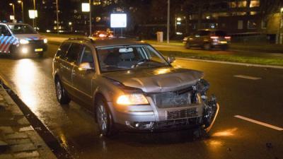 Kop-staartbotsing tussen 4 auto's in Rotterdam 