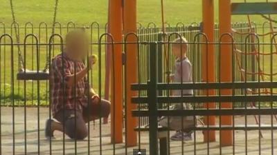 foto van kinderlokker | Daybreak