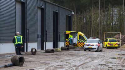 Man gewond na val van hoogte bij nieuwbouw van loods