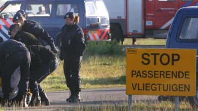 marechaussee-schiphol-actievoerders