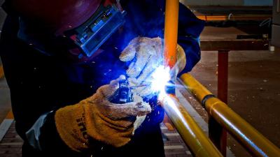 Afzetprijzen industrie iets hoger in februari