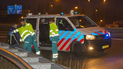Motorrijder onderuit op afrit A4