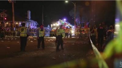 Man rijdt in op carnavalsoptocht New : 28 gewonden 