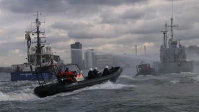 Grote oefening met Marine in Rotterdamse haven  